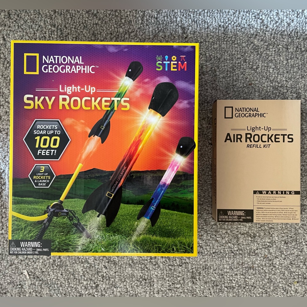 NATIONAL GEOGRAPHIC Air Rocket Toy & refill kit  NWT